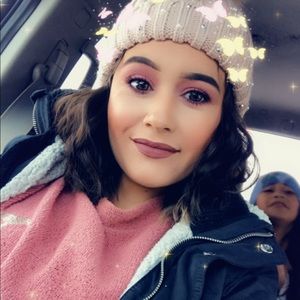 Meet your Posher, Crystal